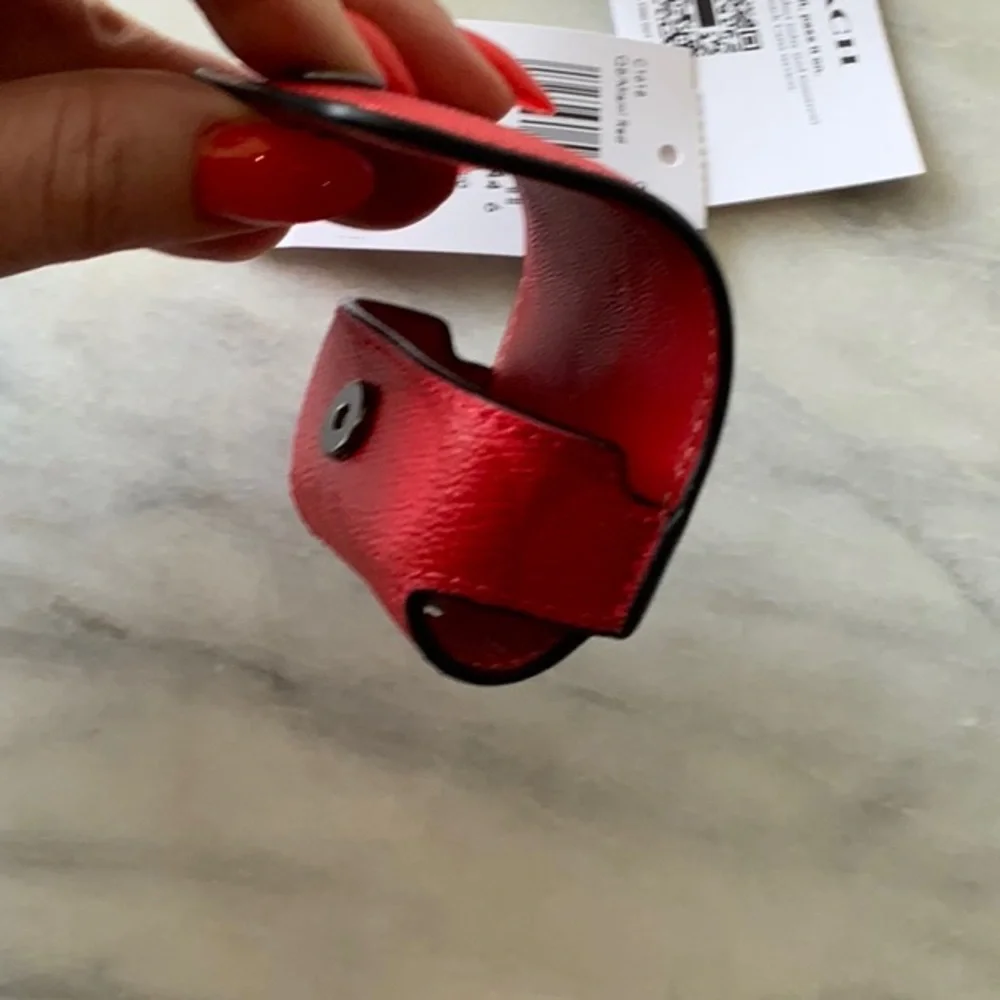 Coach Red AirPod case - Picture 5 of 7